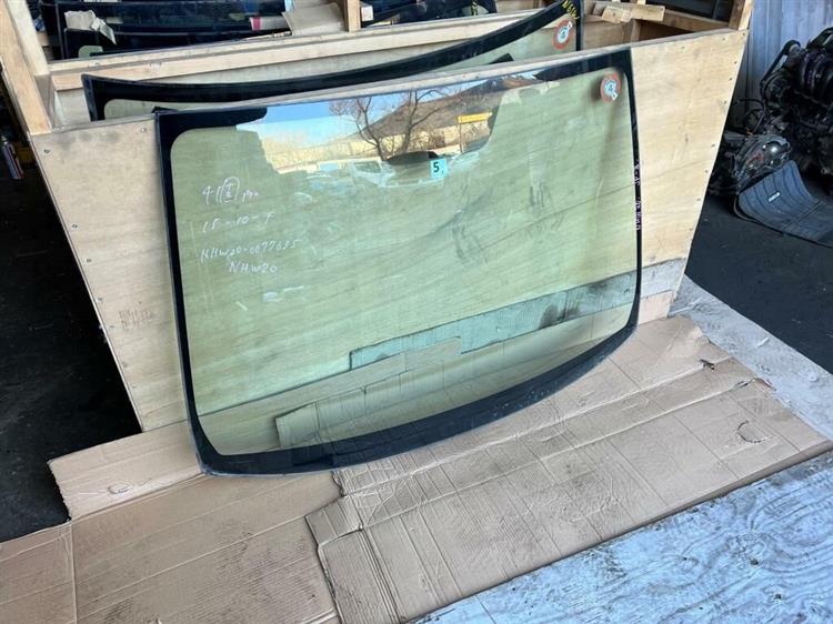 Лобовое стекло Тойота Приус в Якутске 236521