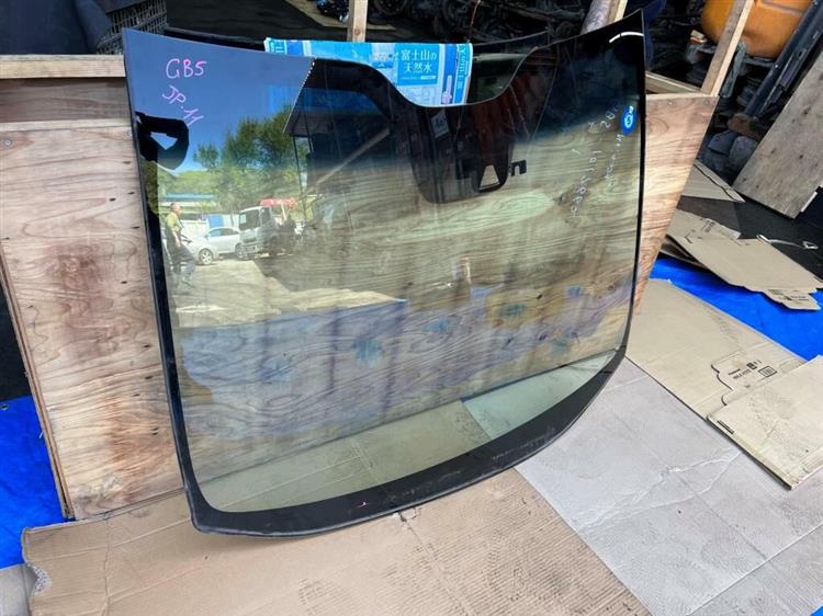Лобовое стекло Хонда Фрид в Якутске 245685