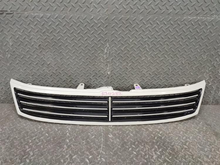 Решетка радиатора Тойота Исис в Якутске 420163