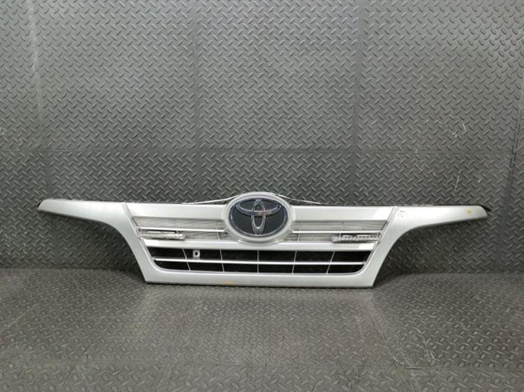 Решетка радиатора Тойота Тойоайс в Якутске 440640