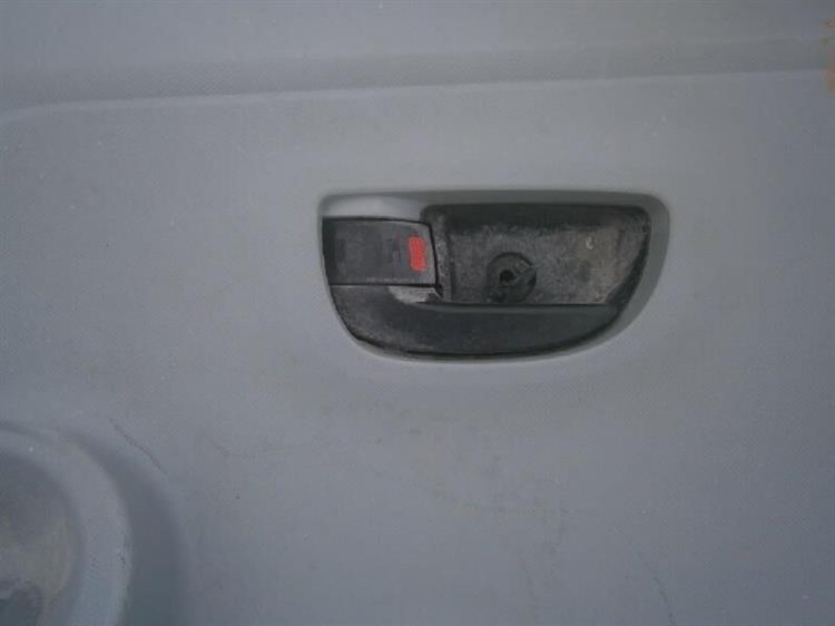 Дверь Тойота Приус в Якутске 66102