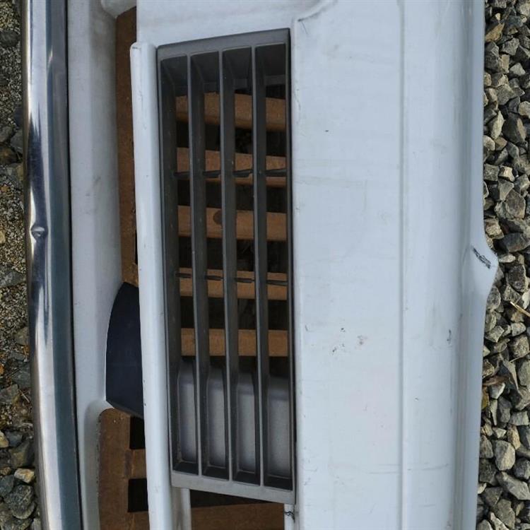 Решетка радиатора Ниссан Седрик в Якутске 87572