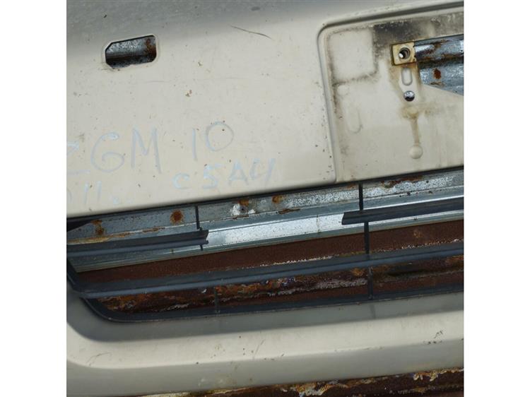 Решетка радиатора Тойота Исис в Якутске 91579